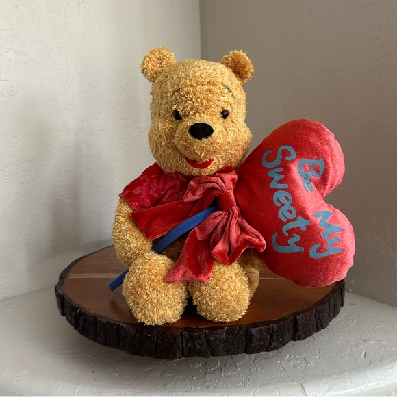 ❤️Vintage Disney Store Winnie the Pooh Valentines "Be My Sweety" Hearts Plush - Picture 2 of 16